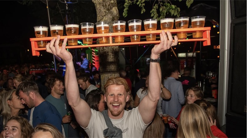 Een meter bier vol getapte biertjes